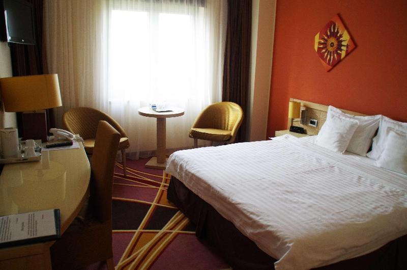 Mari Vila Hotel บูคาเรสต์ ห้อง รูปภาพ